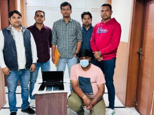 साइबर पुलिस स्टेशन शाहदरा की टीम ने ऑनलाइन साइबर धोखाधड़ी के मामले 2 आरोपी पकड़े
