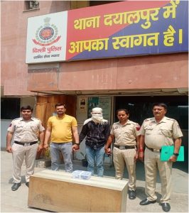 दयालपुर थाने की टीम ने 1 शातिर अपराधी को पकड़ा 1 अर्ध-स्वचालित पिस्तौल और 6 जिंदा कारतूस बरामद किए गए