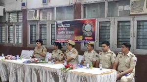 नॉर्थ वेस्ट जिला के डीसीपी और एडिशनल डीसीपी ने भारत नगर और केशवपुर थाने में जनता को अवगत कराया नए कानून को लेकर
