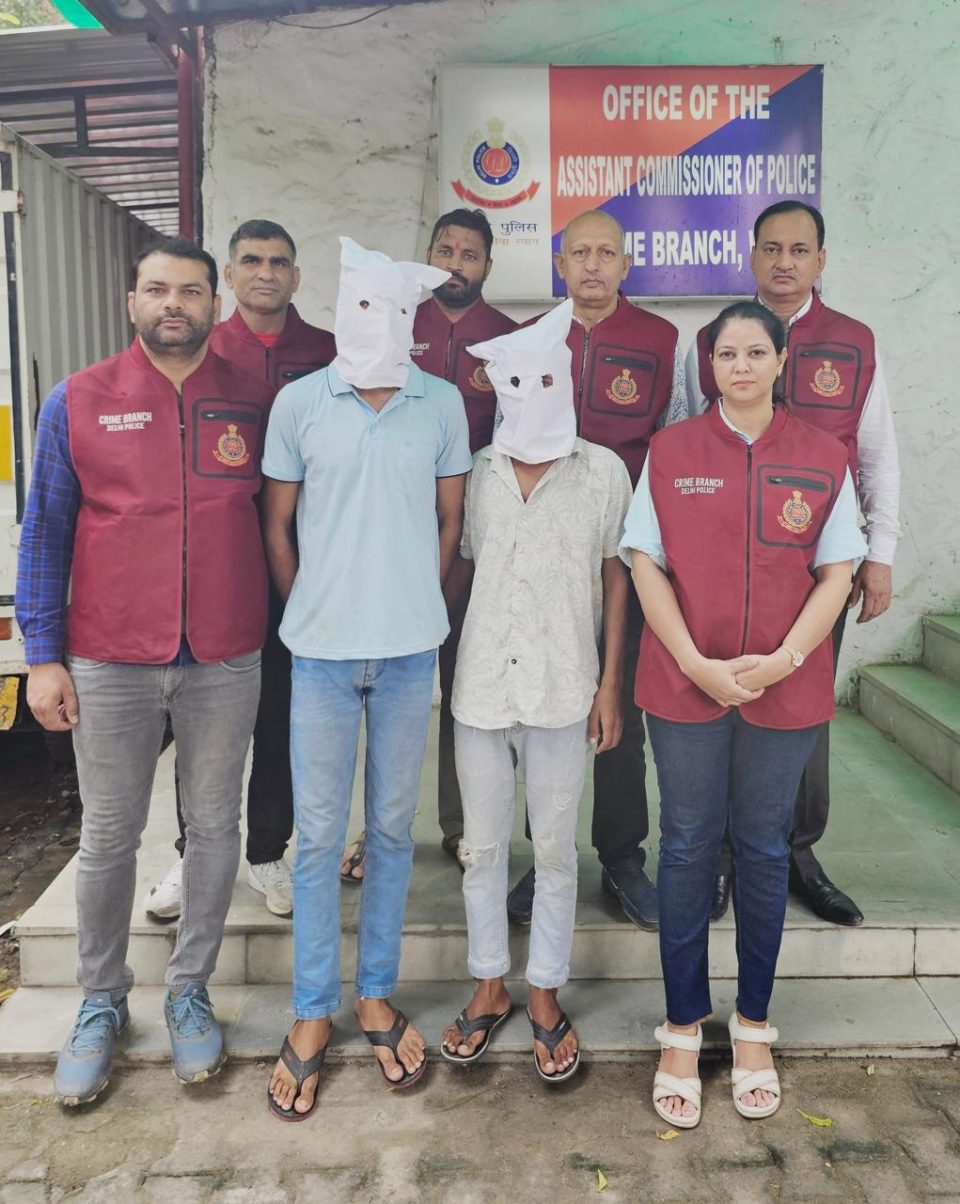 क्राइम ब्रांच की WR 1 की टीम ने अवैध हथियार के साथ दो वांछित अपराधियों को गिरफ्तार किया