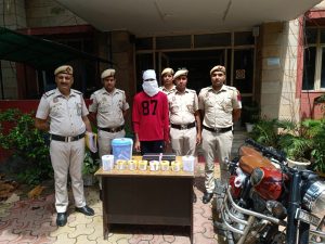 वसंत कुंज नॉर्थ थाना की पुलिस टीम ने चोरी के मामले में 1 आरोपी को पकड़ा