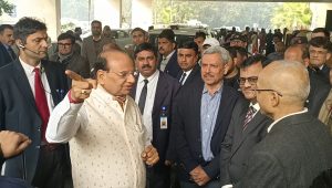 दिल्ली के  एलजी ने किया आइएसबीटी कश्मीरी गेट पर किया प्रीपेड आटो बूथ का उद्घाटन
