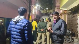 दयालपुर थाना क्षेत्र के नेहरू विहार में हमजा नाम की युवक की चाकू मार कर हत्या की