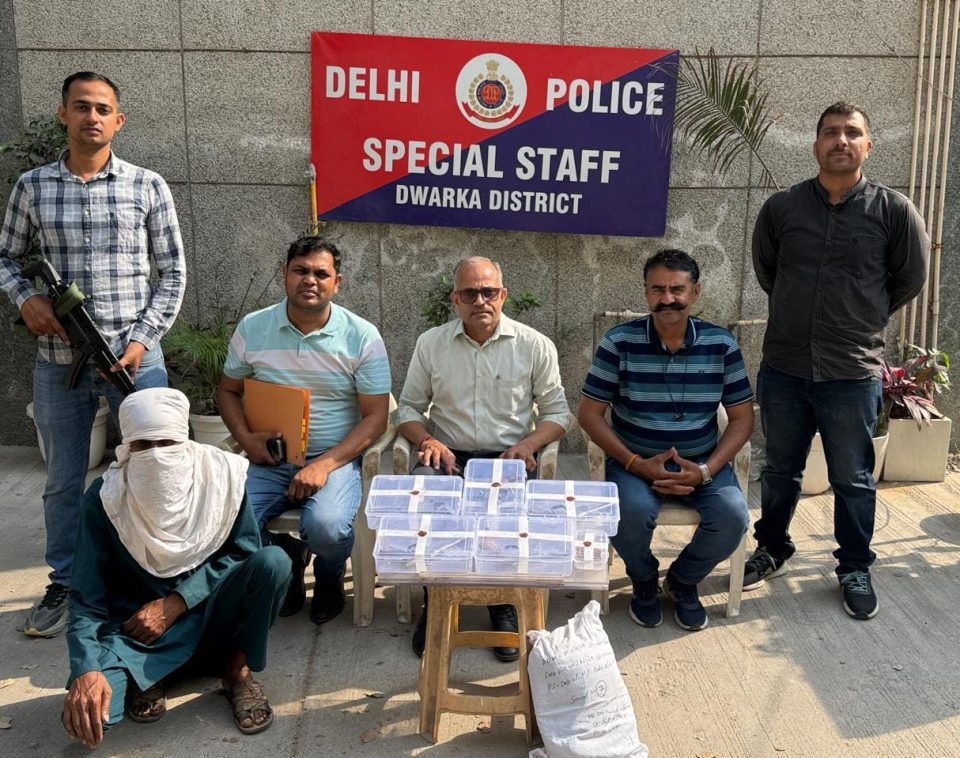 द्वारका दिल्ली जिला की स्पेशल स्टाफ की टीम ने हथियार सप्लायर करने वाले एक आरोपी को पकड़ा